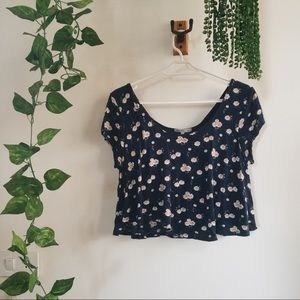 Daisy cropped top